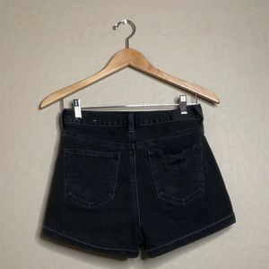 Black Ripped Shorts [AMERICAN EAGLE]
